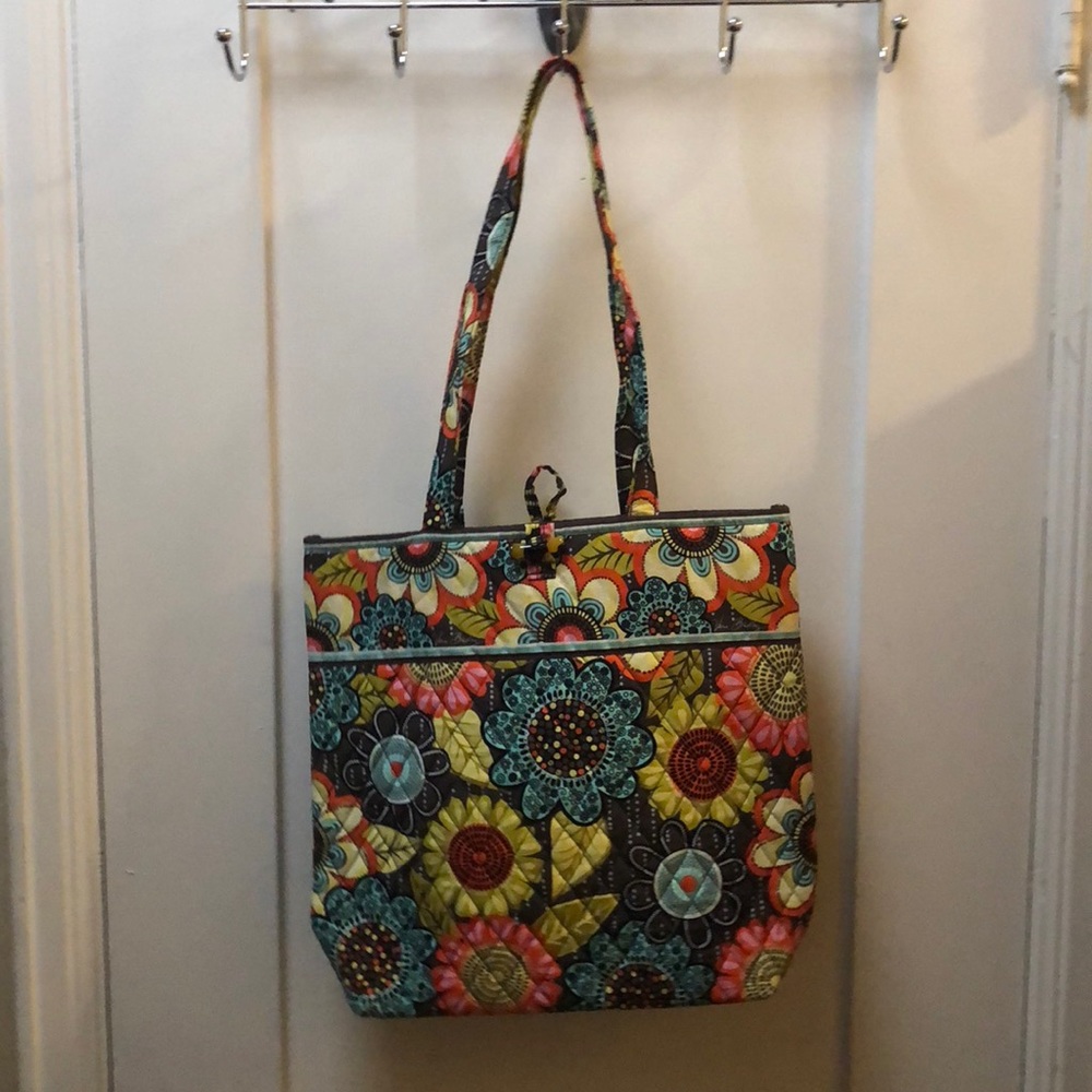 EUC Vera Bradley Flower Shower Tote 🌻